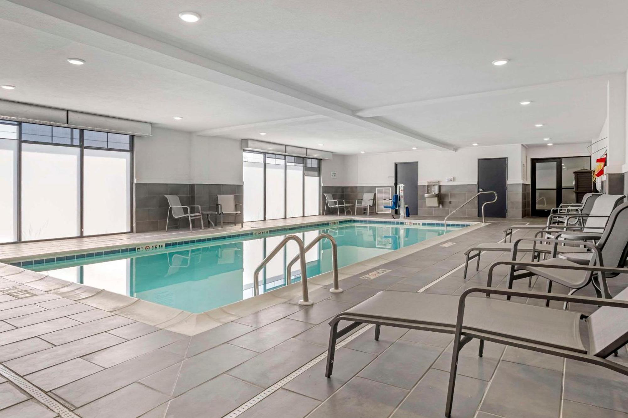 Comfort Inn & Suites Clarksville - Louisville North Εξωτερικό φωτογραφία